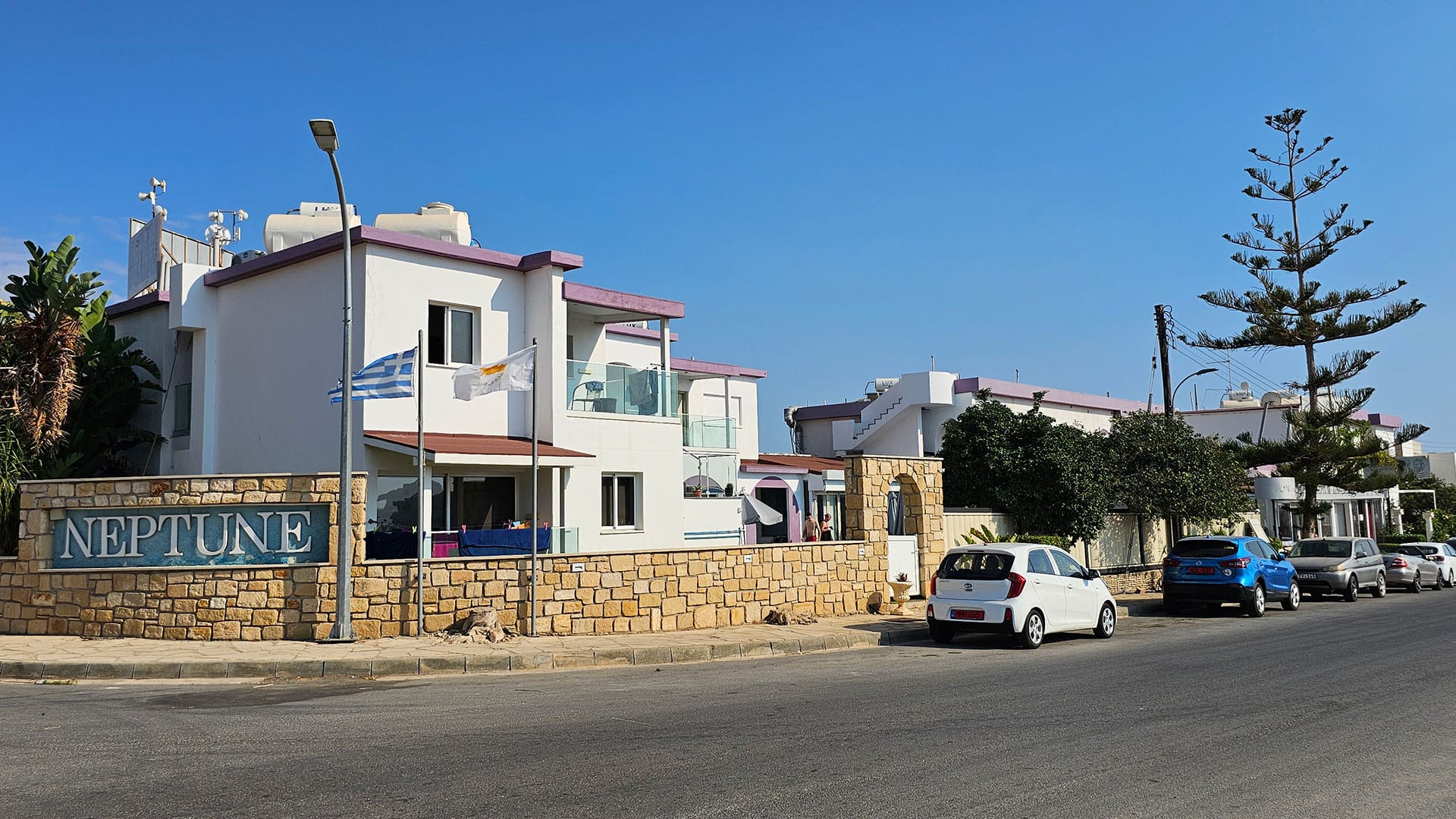 Neptune Hotel Apartments - Coral Bay