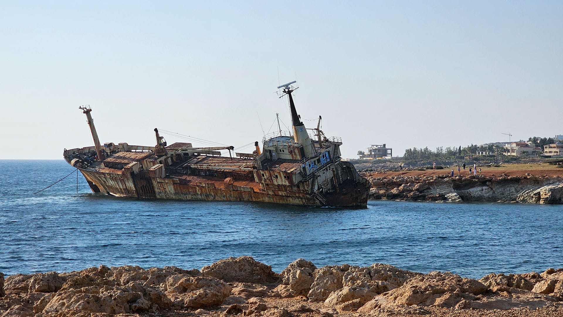 Edro III wreck is really close to the shore