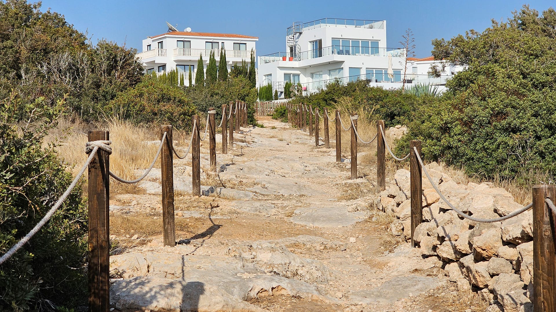 walking path to the tombs
